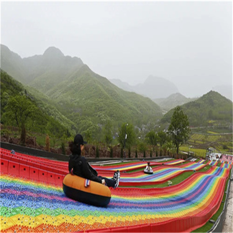 桂林彩色景区娱乐滑道滑草